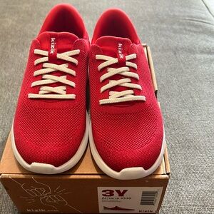 Kizik athens kids shoes. NO LACES.